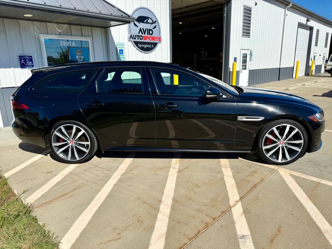 Used 2018 Jaguar XF S AWD/4WD image 9