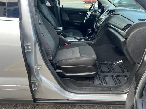 Used 2015 Chevrolet Traverse LT image 26