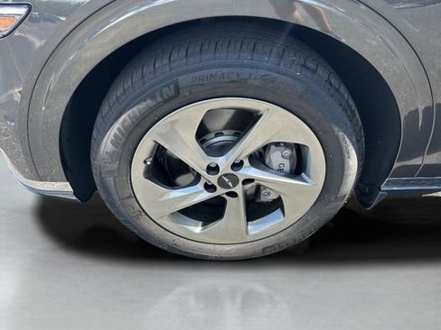 Used 2026 Genesis GV70 2.5T Advanced AWD/4WD image 37