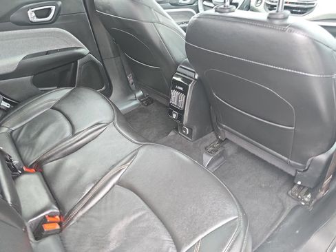 Used 2022 Jeep Compass Latitude image 11