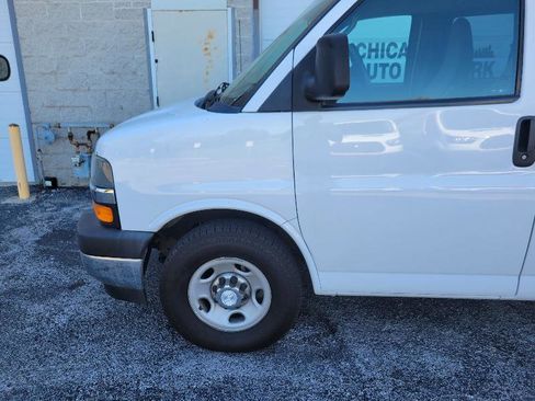 Used 2017 Chevrolet Express 3500 LT w/ LT Preferred Equipment Group image 7