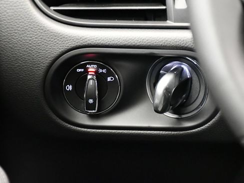Certified 2026 Porsche Macan AWD/4WD image 25