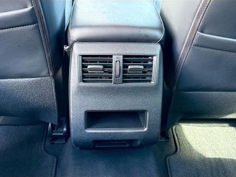 Used 2022 Mitsubishi Outlander SE image 27