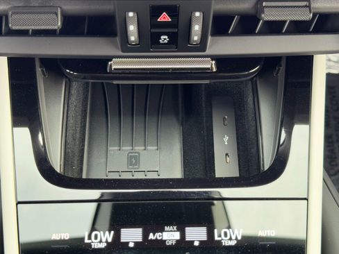 Used 2024 Porsche Cayenne Turbo image 43