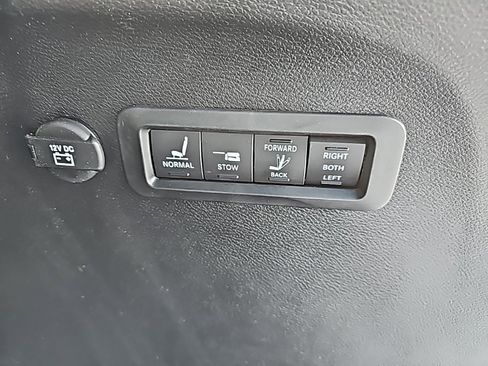 Certified 2022 Chrysler Pacifica Pinnacle image 29