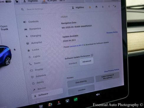 Used 2020 Tesla Model Y Long Range image 32