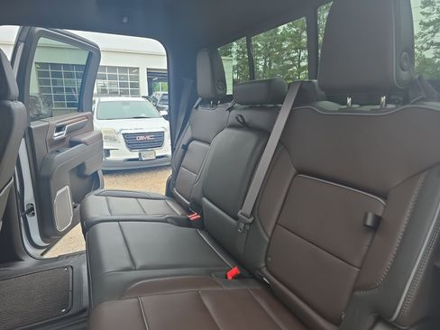 Used 2024 GMC Sierra 2500 Denali w/ Denali Reserve Package AWD/4WD image 12