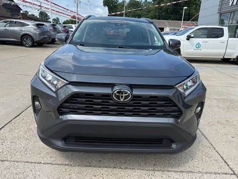 Used 2019 Toyota RAV4 XLE w/ Convenience Package FWD image 18