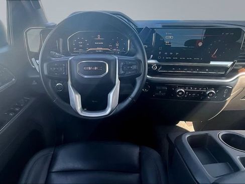 Used 2025 GMC Sierra 1500 SLT AWD/4WD image 10
