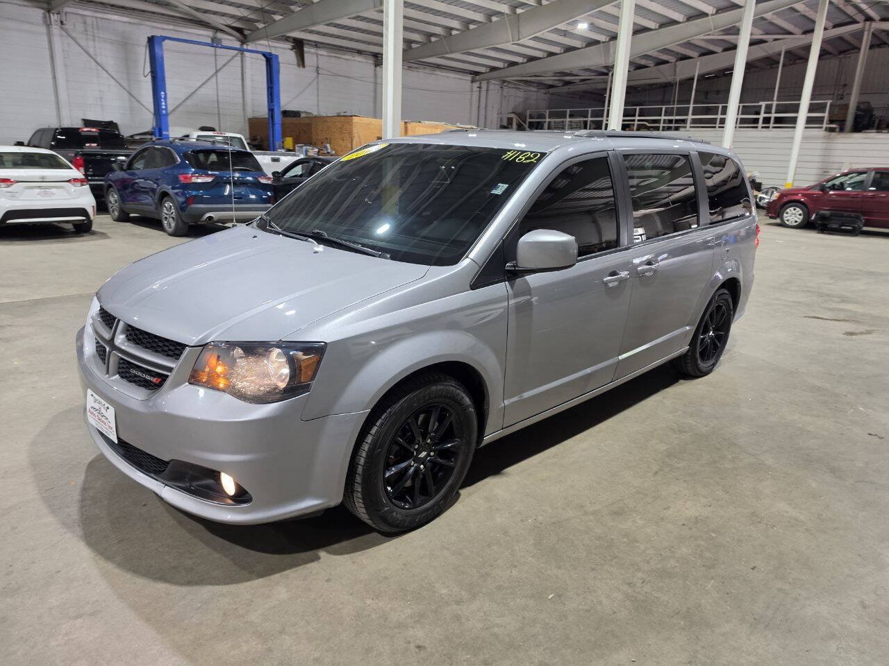Used 2019 Dodge Grand Caravan GT FWD image 2