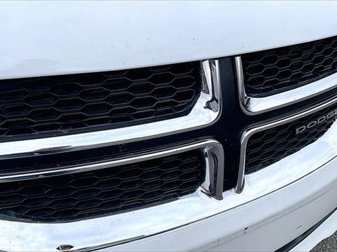 Used 2019 Dodge Grand Caravan SXT image 28