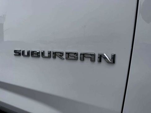 Used 2021 Chevrolet Suburban Premier w/ Premium Package RWD image 10