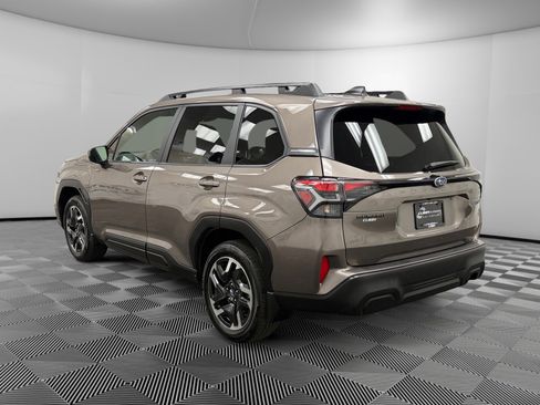 Used 2025 Subaru Forester Premium image 3