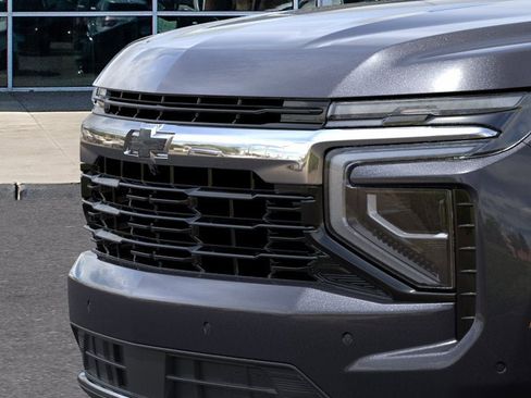 New 2026 Chevrolet Suburban LS RWD image 32