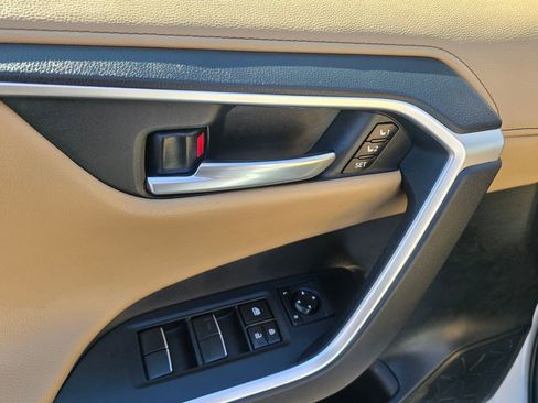 Used 2020 Toyota RAV4 Limited w/ Limited Grade Weather Package AWD/4WD image 17