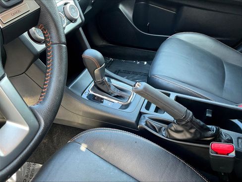 Used 2017 Subaru Crosstrek 2.0i Limited AWD/4WD image 16