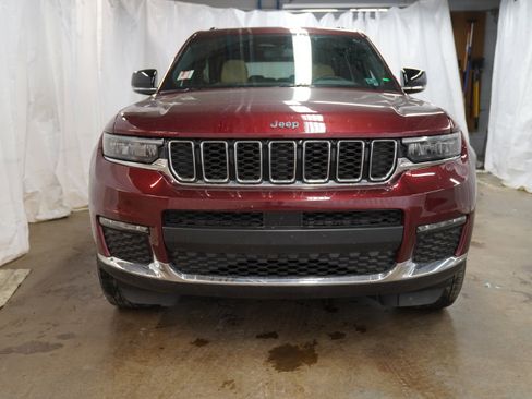 Used 2023 Jeep Grand Cherokee L Limited AWD/4WD image 9