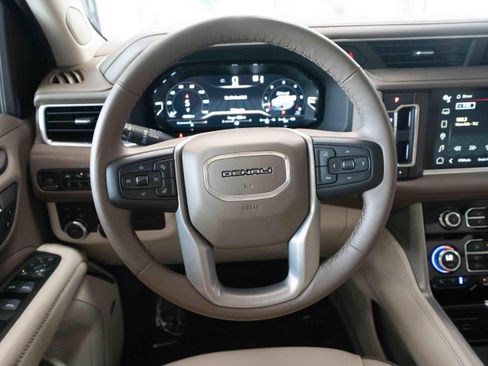 Used 2023 GMC Yukon XL Denali AWD/4WD image 20