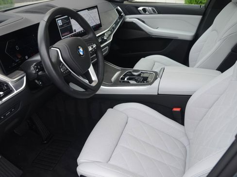 Used 2025 BMW X5 xDrive40i image 2