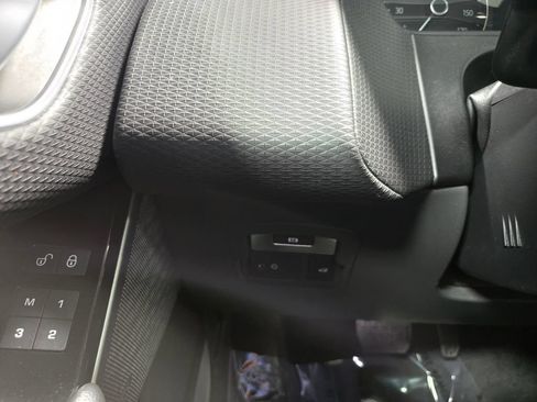 Used 2019 Land Rover Range Rover Velar S AWD/4WD image 14