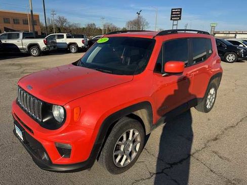 Used 2020 Jeep Renegade Latitude w/ Cold Weather Group image 4