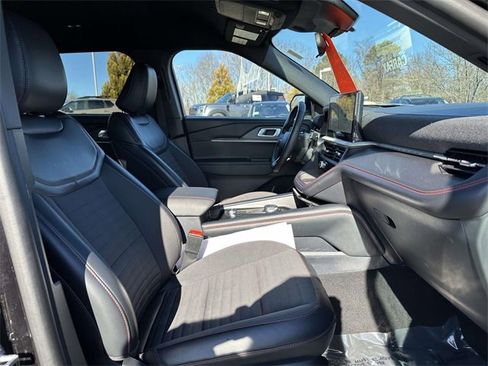 Used 2025 Ford Explorer ST-Line image 12