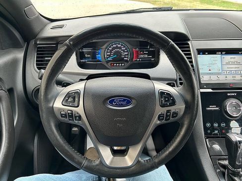 Used 2018 Ford Taurus SHO image 21