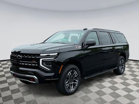 Used 2026 Chevrolet Suburban Z71 w/ Comfort Package AWD/4WD image 5