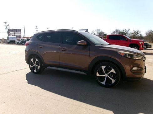 Used 2017 Hyundai Tucson Value image 3