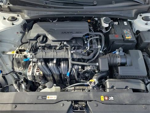 Certified 2025 Hyundai Elantra Sport image 25
