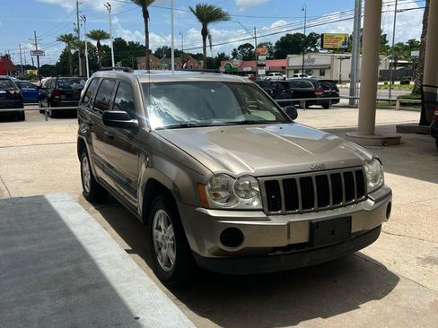 Used 2006 Jeep Grand Cherokee Laredo RWD image 2