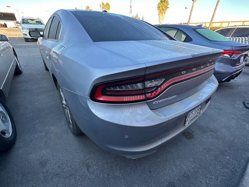 Used 2016 Dodge Charger SE w/ Popular Equipment Group image 4