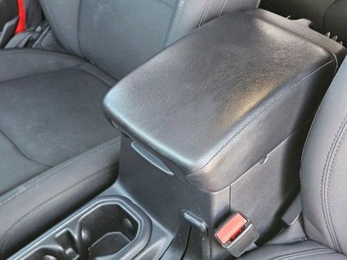 Used 2022 Jeep Wrangler Unlimited Sport image 18