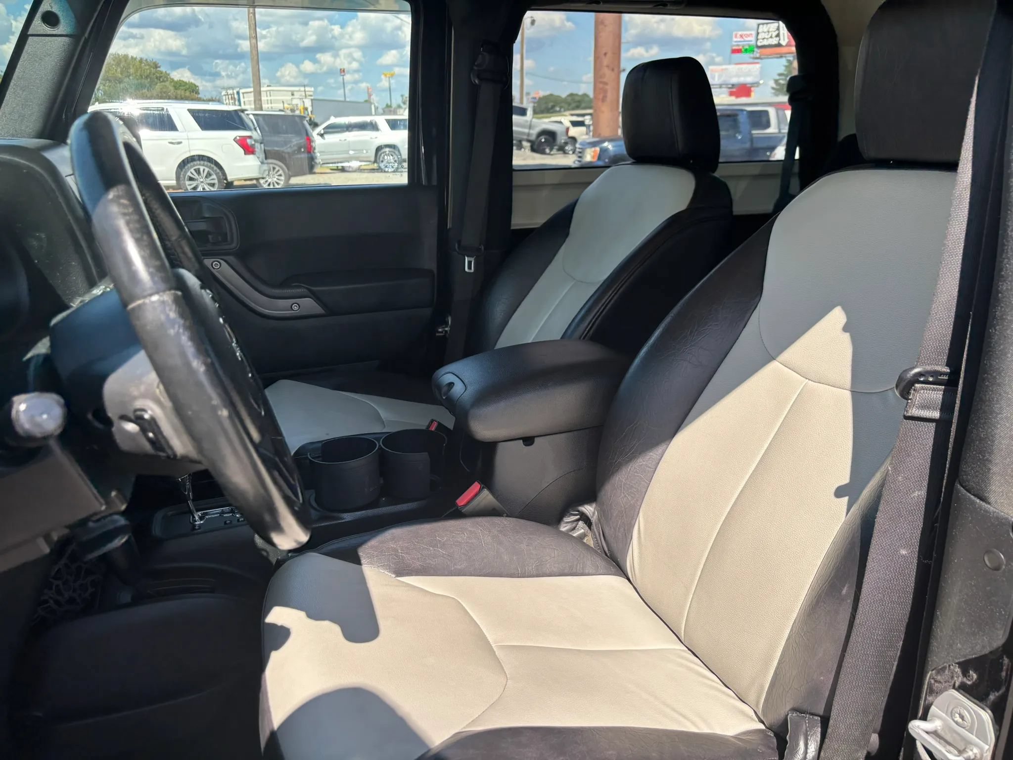 Used 2015 Jeep Wrangler Sport AWD/4WD image 12
