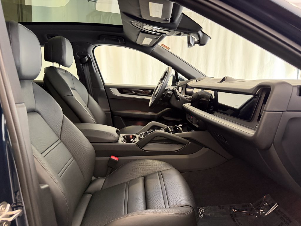 Certified 2026 Porsche Cayenne Coupe AWD/4WD image 16