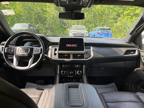 Certified 2023 GMC Yukon SLT w/ SLT Luxury Package AWD/4WD image 17