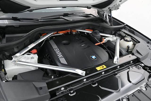 Used 2025 BMW X5 xDrive50e AWD/4WD image 26