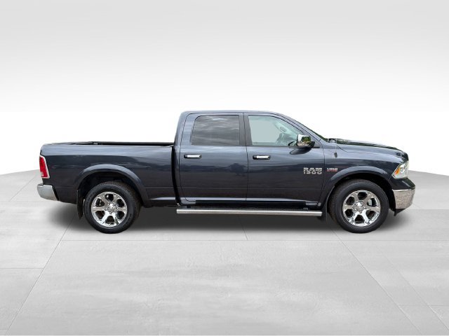Used 2018 RAM 1500 Laramie w/ Convenience Group AWD/4WD image 2