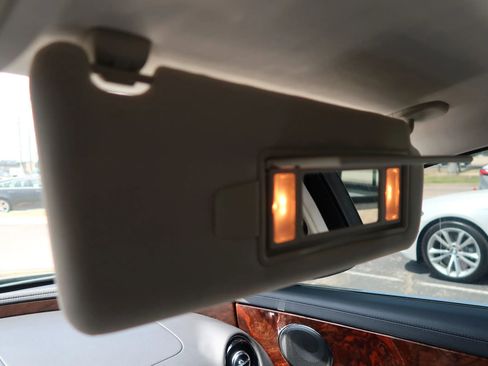 Used 2017 Jaguar XJ R-Sport image 35