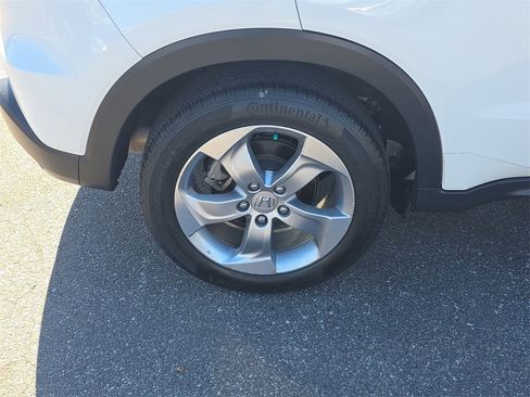 Used 2017 Honda HR-V LX image 6