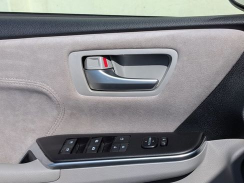 Used 2017 Toyota Camry XSE w/ Moonroof Package image 12