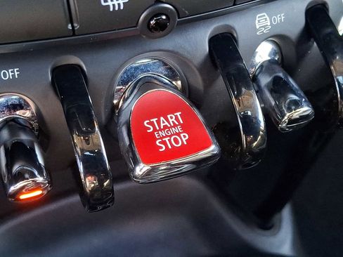 Used 2019 MINI Cooper S w/ Signature Upholstery Package image 23