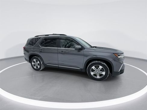 New 2025 Honda Pilot EX-L image 2