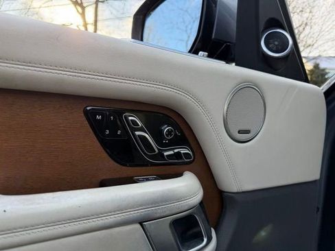 Used 2020 Land Rover Range Rover HSE image 34