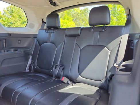 Certified 2025 Honda Pilot Touring image 10