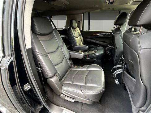 Used 2019 Cadillac Escalade ESV Premium Luxury AWD/4WD image 24