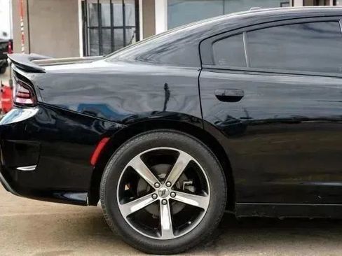 Used 2022 Dodge Charger SXT image 12