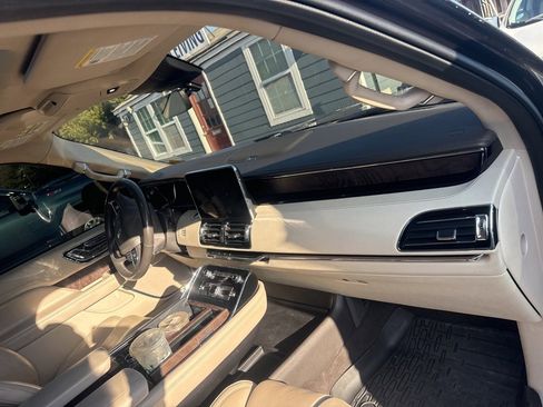 Used 2019 Lincoln Navigator Reserve image 14