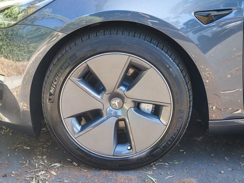 Used 2023 Tesla Model 3 Standard Range RWD image 10
