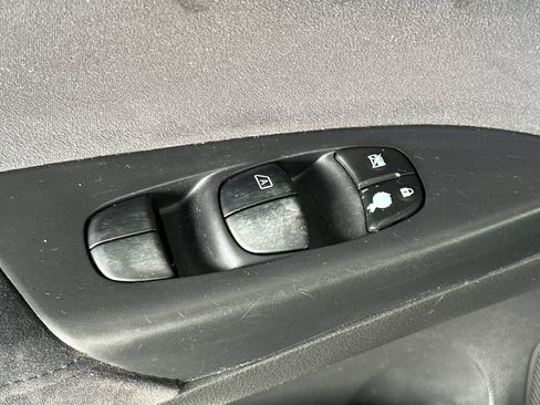 Used 2013 Nissan Sentra SR w/ Driver Pkg image 13